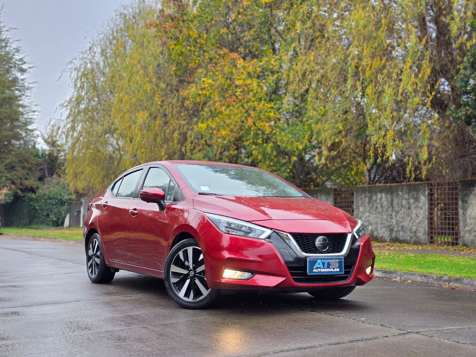 
								Nissan Versa EXCLUSIVE full									