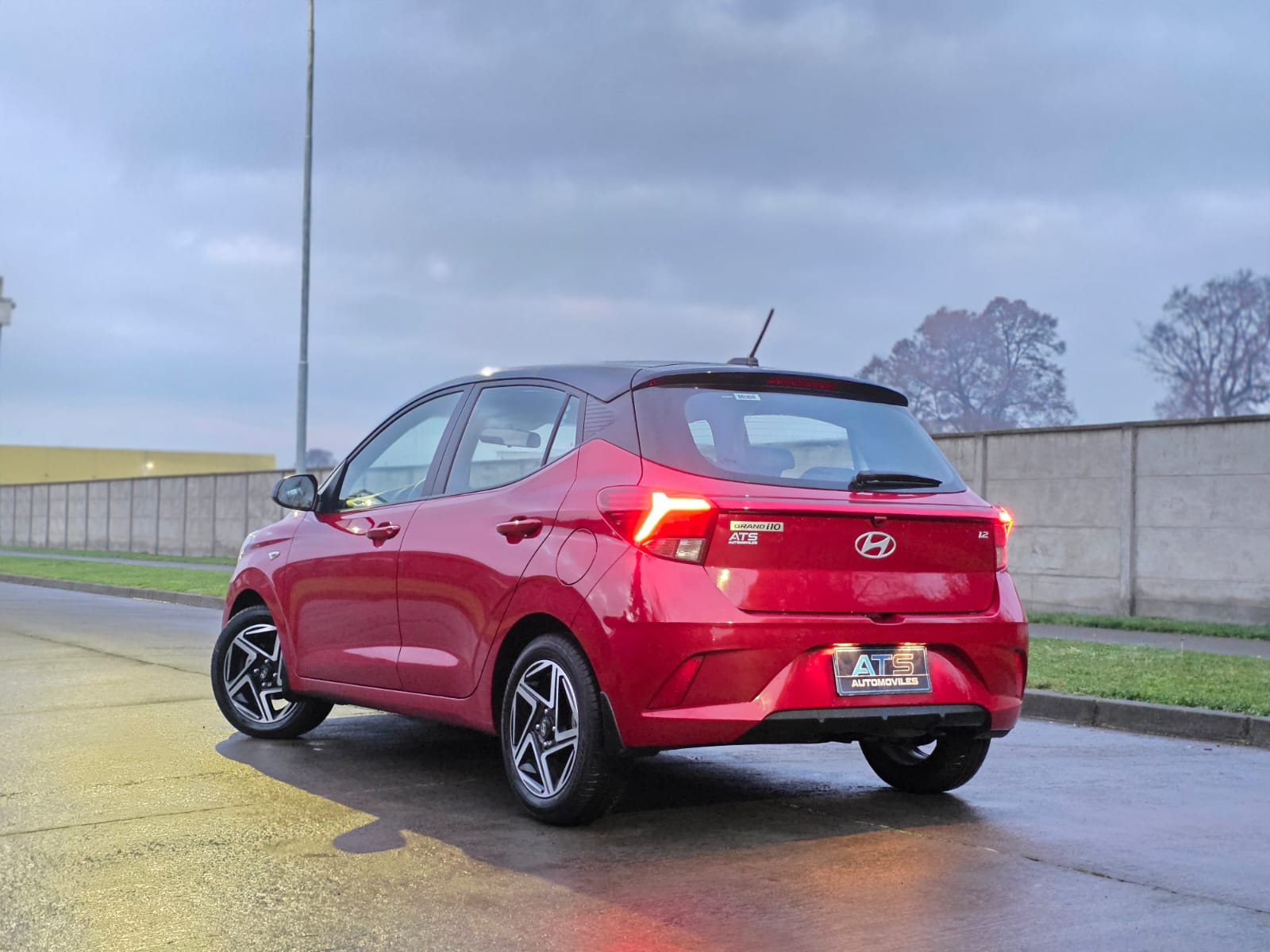 
								Hyundai Grand I-10 HATCHBACK PLUS full									