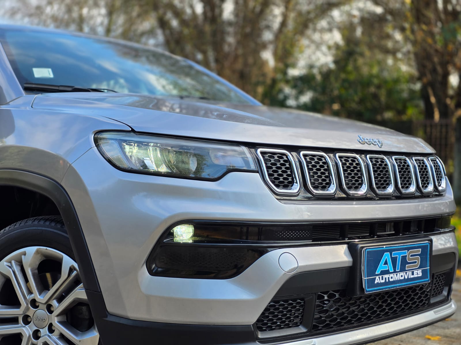 
								Jeep Compass LONGITUDE full									