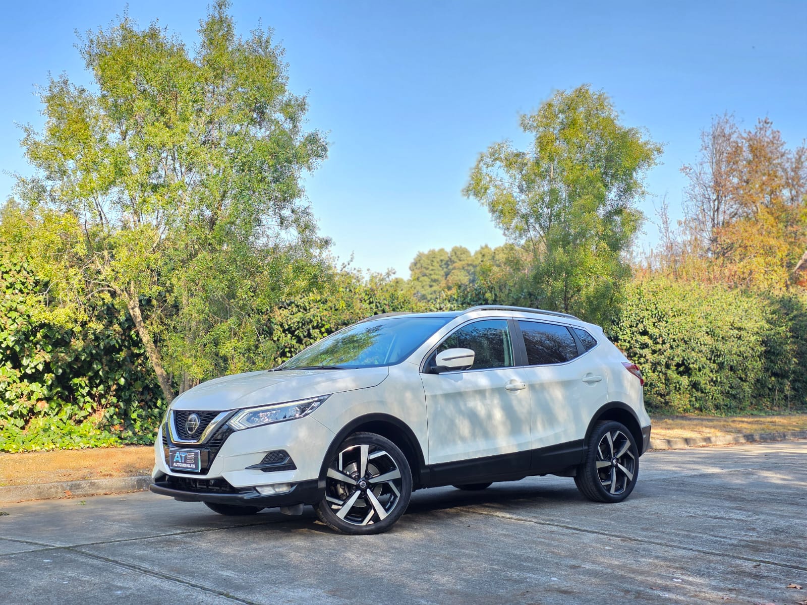 
								Nissan Qashqai EXCLUSIVE CVT full									