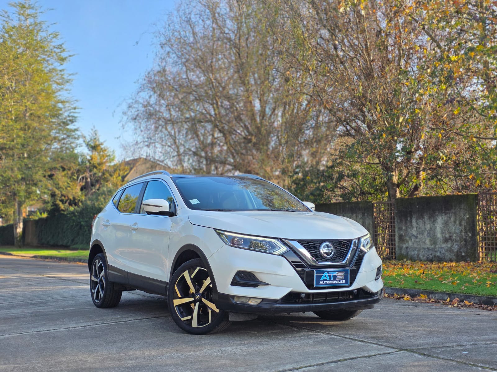 
								Nissan Qashqai EXCLUSIVE CVT full									
