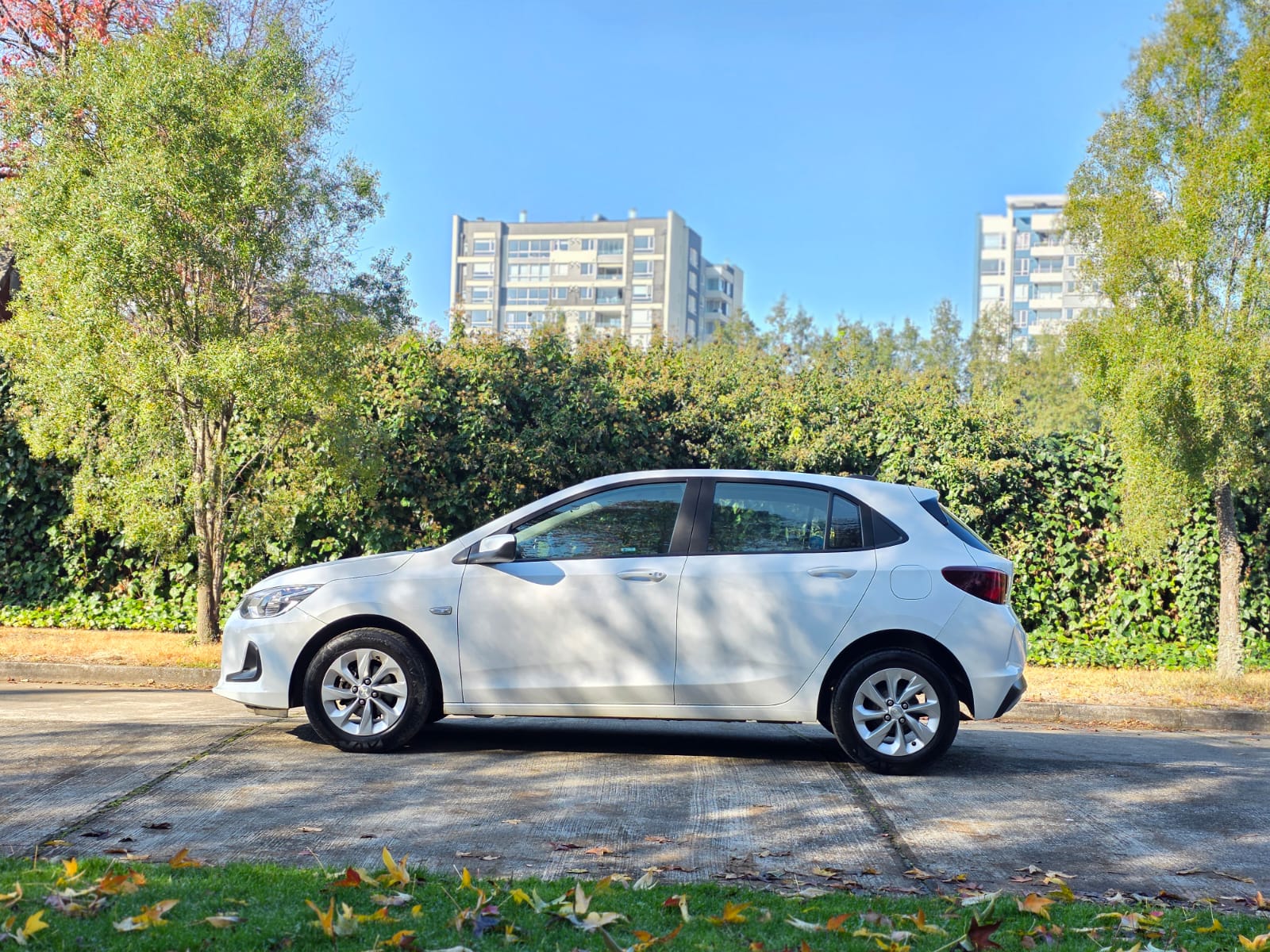 
								Chevrolet ONIX LTZ full									