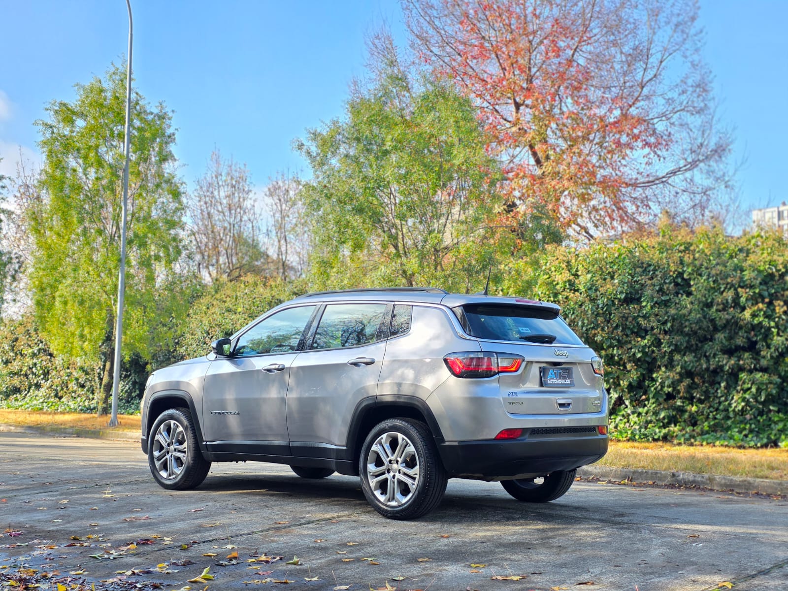 
								Jeep Compass LONGITUDE full									
