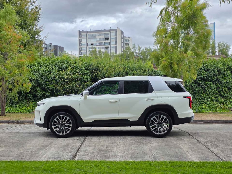 
								Ssangyong New Torres GLX full									