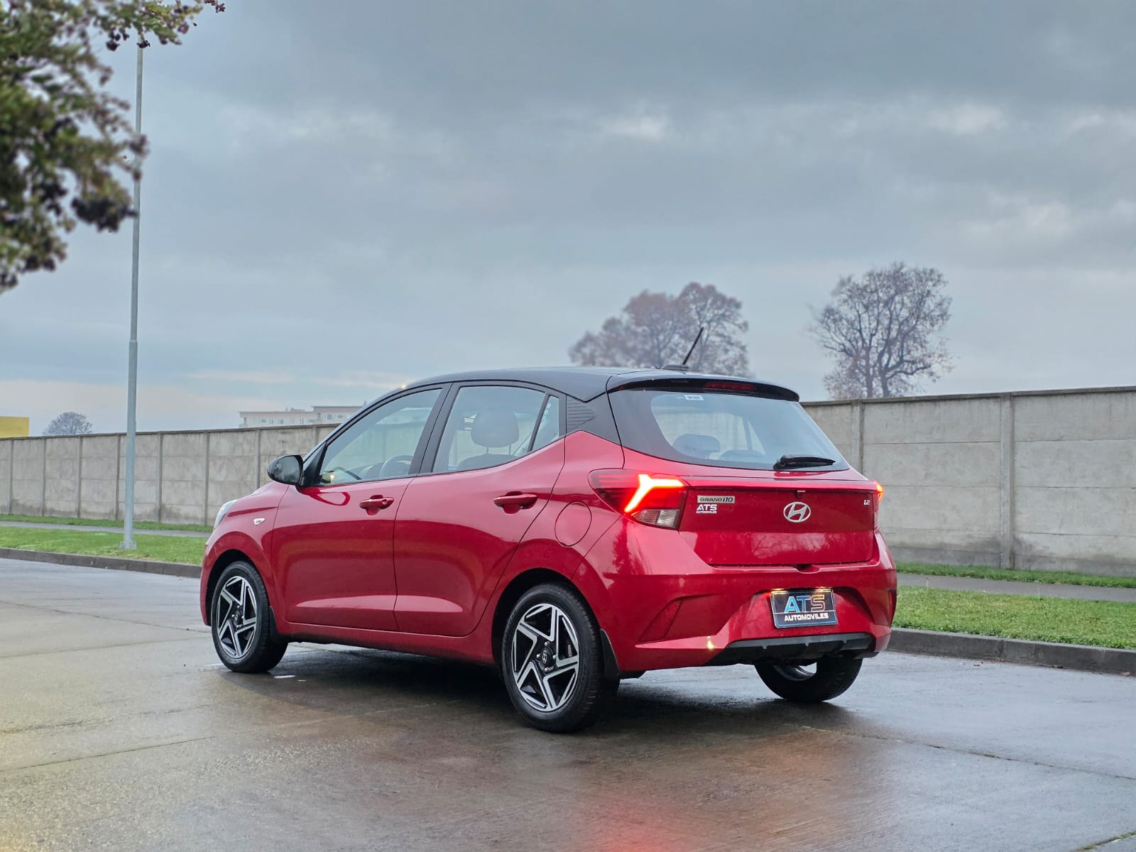 
								Hyundai Grand I-10 HATCHBACK PLUS full									