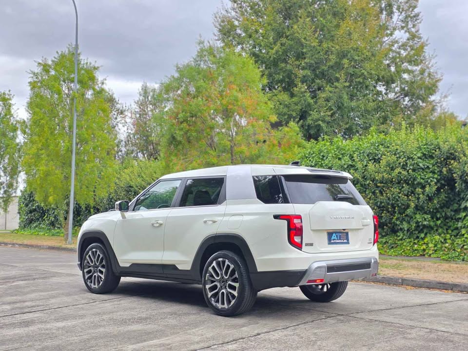 
								Ssangyong New Torres GLX full									