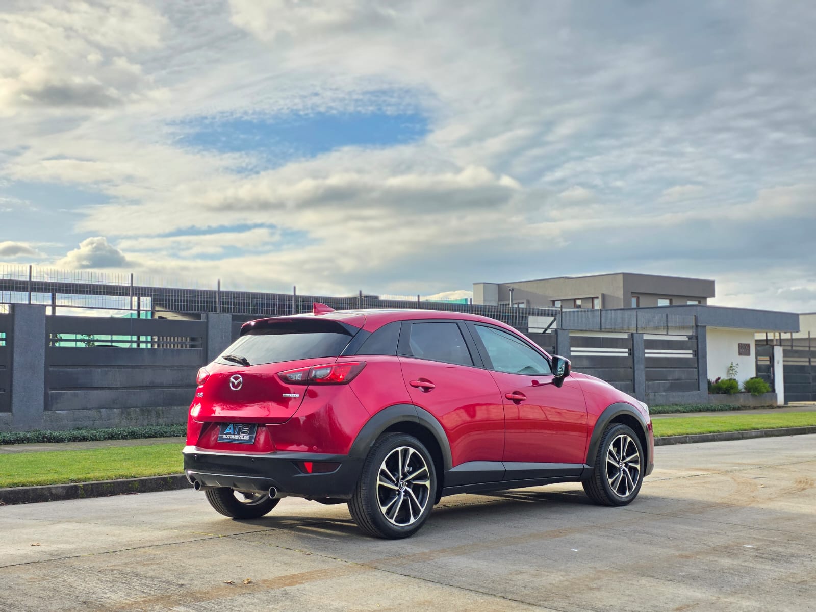 
								Mazda CX-3 CORE full									