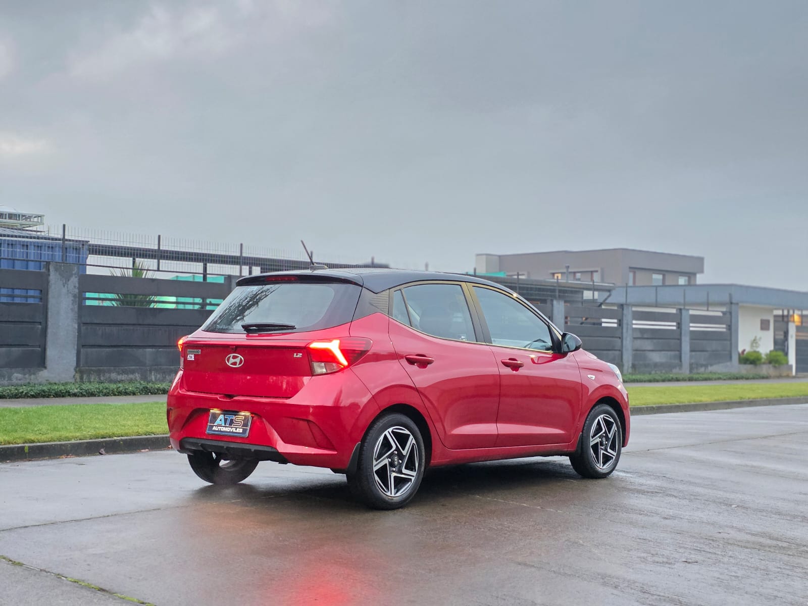 
								Hyundai Grand I-10 HATCHBACK PLUS full									
