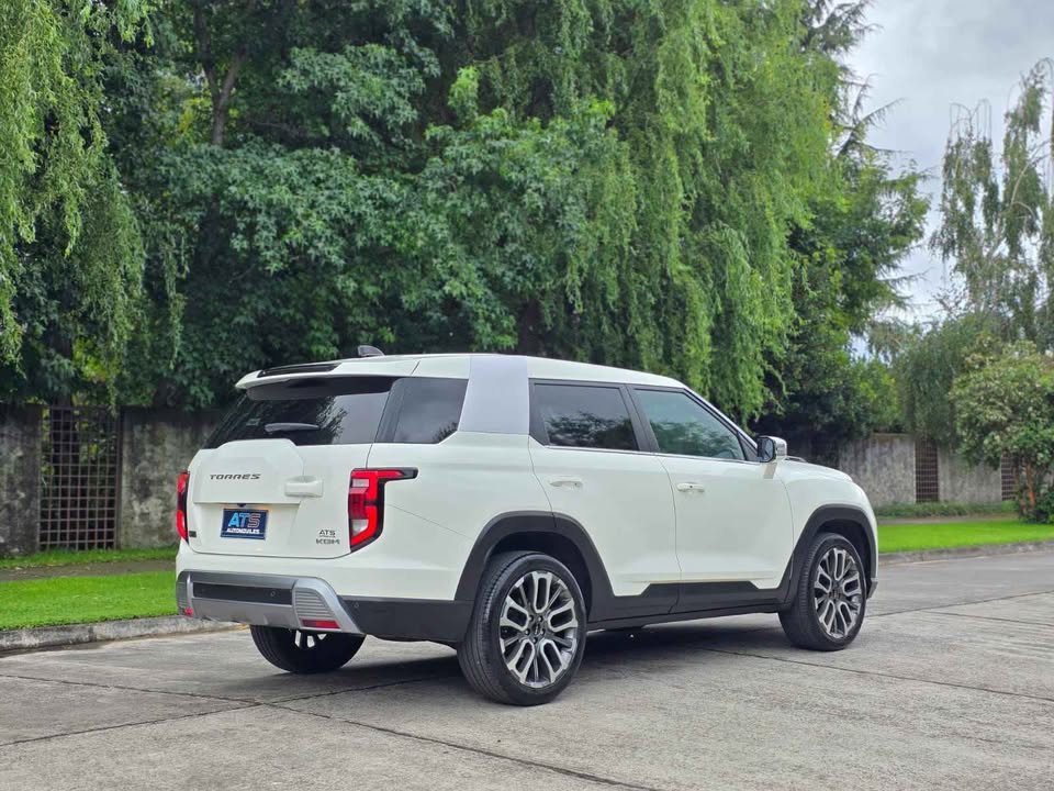 
								Ssangyong New Torres GLX full									