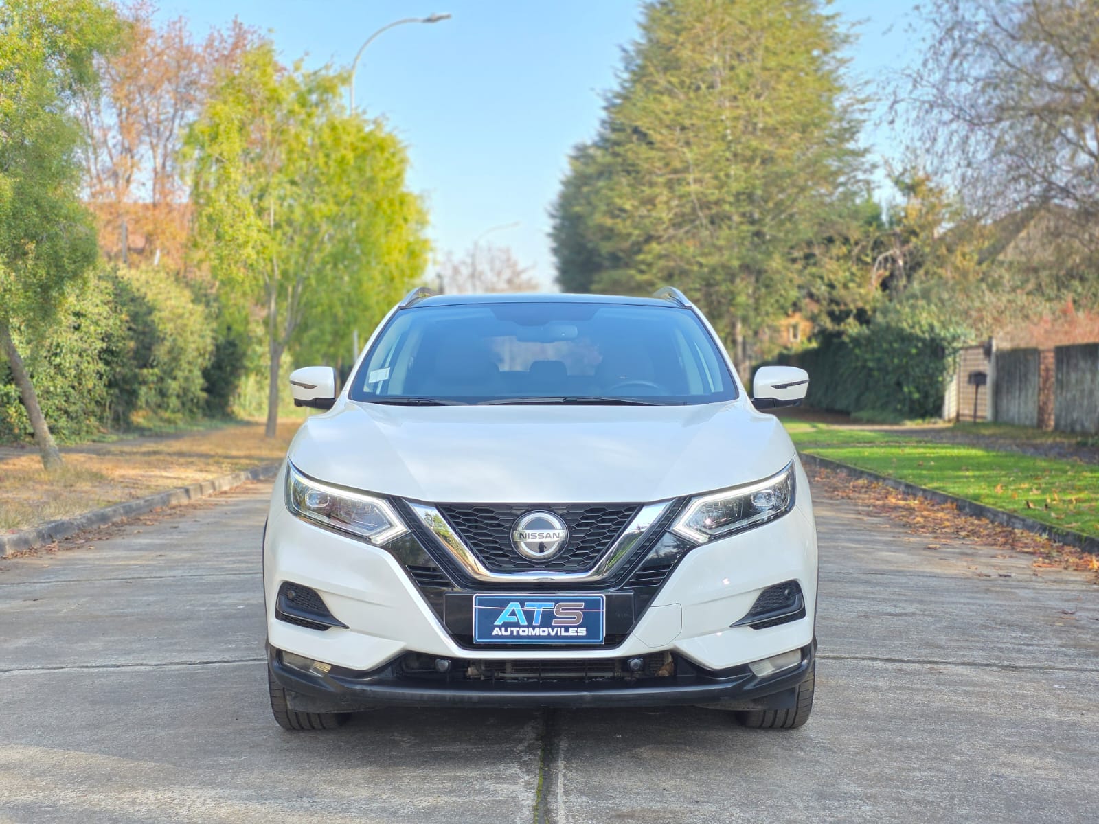 
								Nissan Qashqai EXCLUSIVE CVT full									