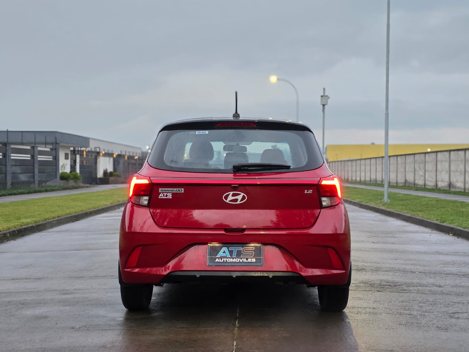 
								Hyundai Grand I-10 HATCHBACK PLUS full									