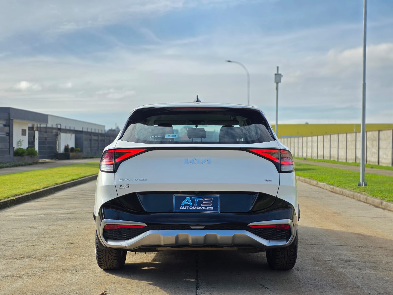 
								Kia Motors New Sportage EX full									