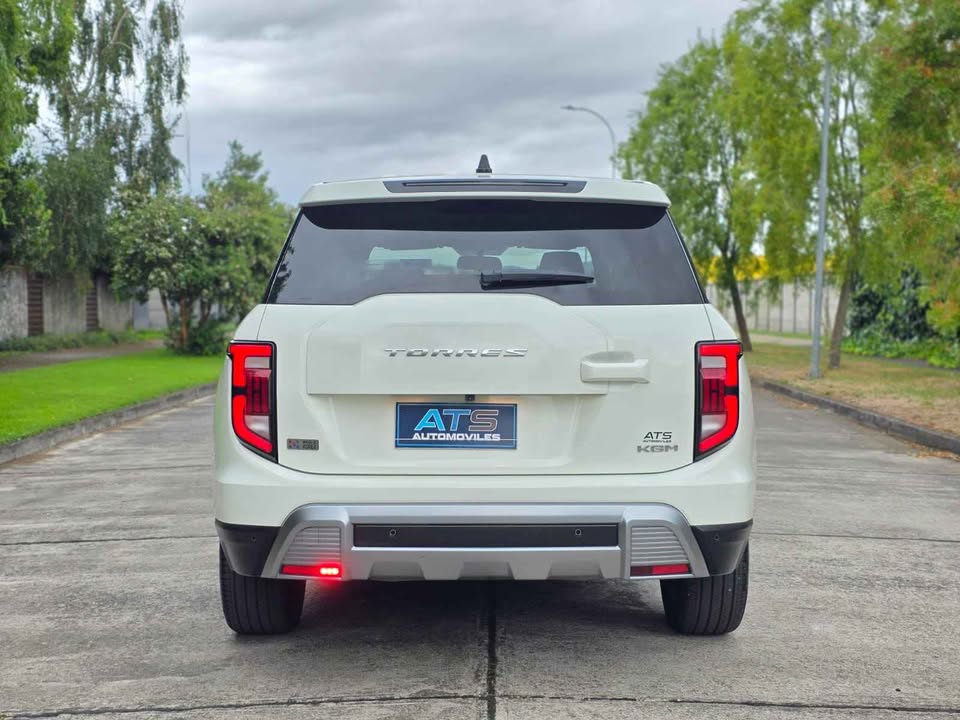 
								Ssangyong New Torres GLX full									