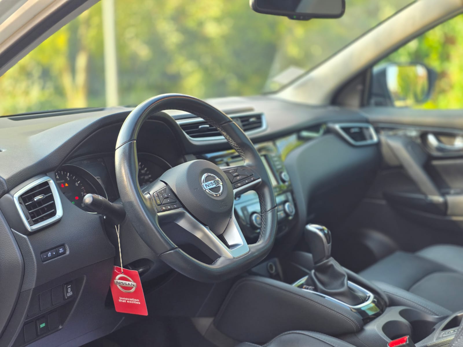 
								Nissan Qashqai EXCLUSIVE CVT full									