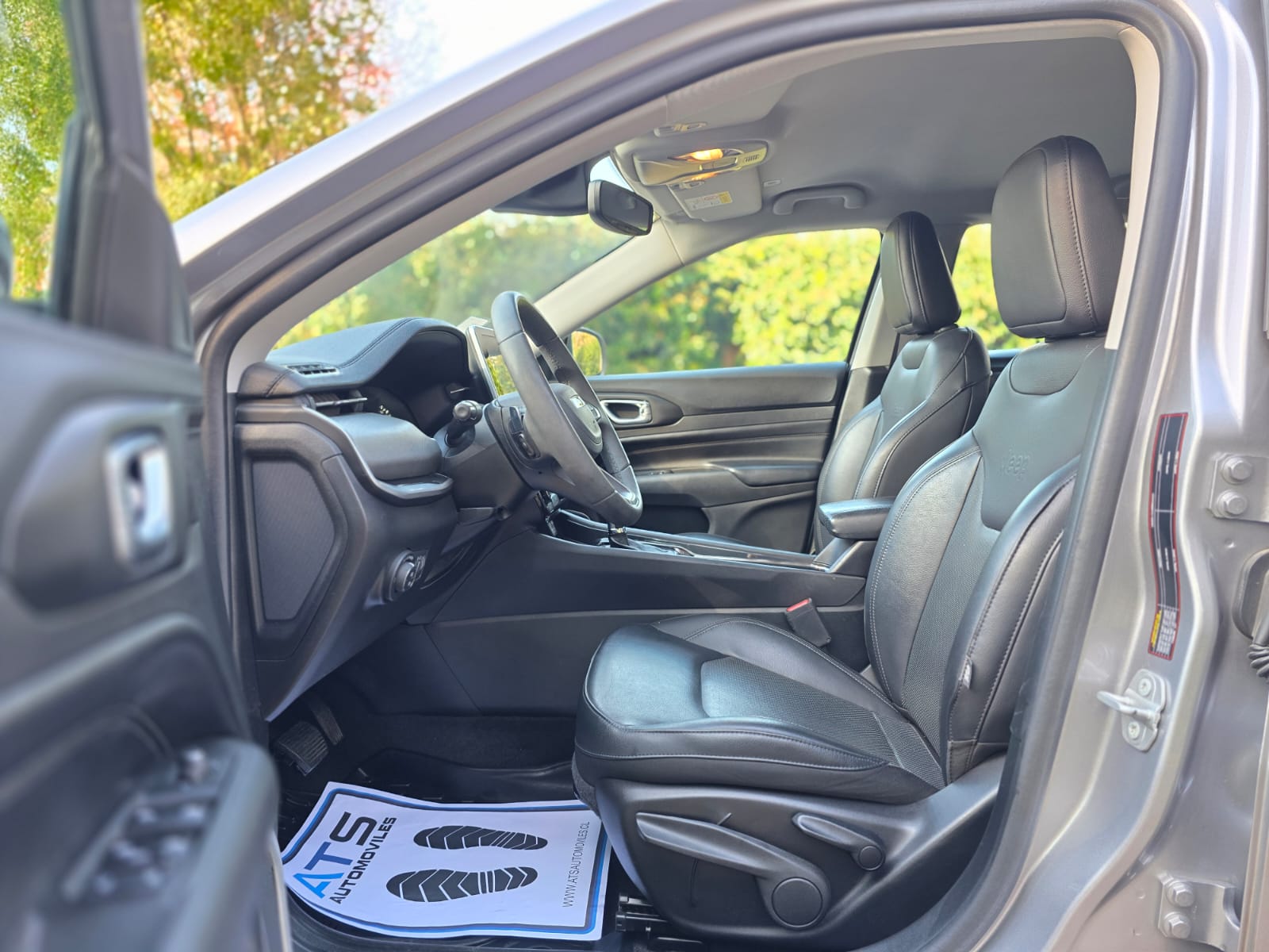 
								Jeep Compass LONGITUDE full									