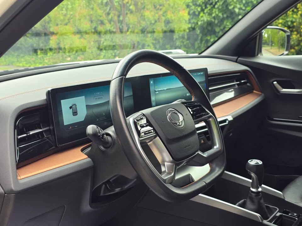 
								Ssangyong New Torres GLX full									