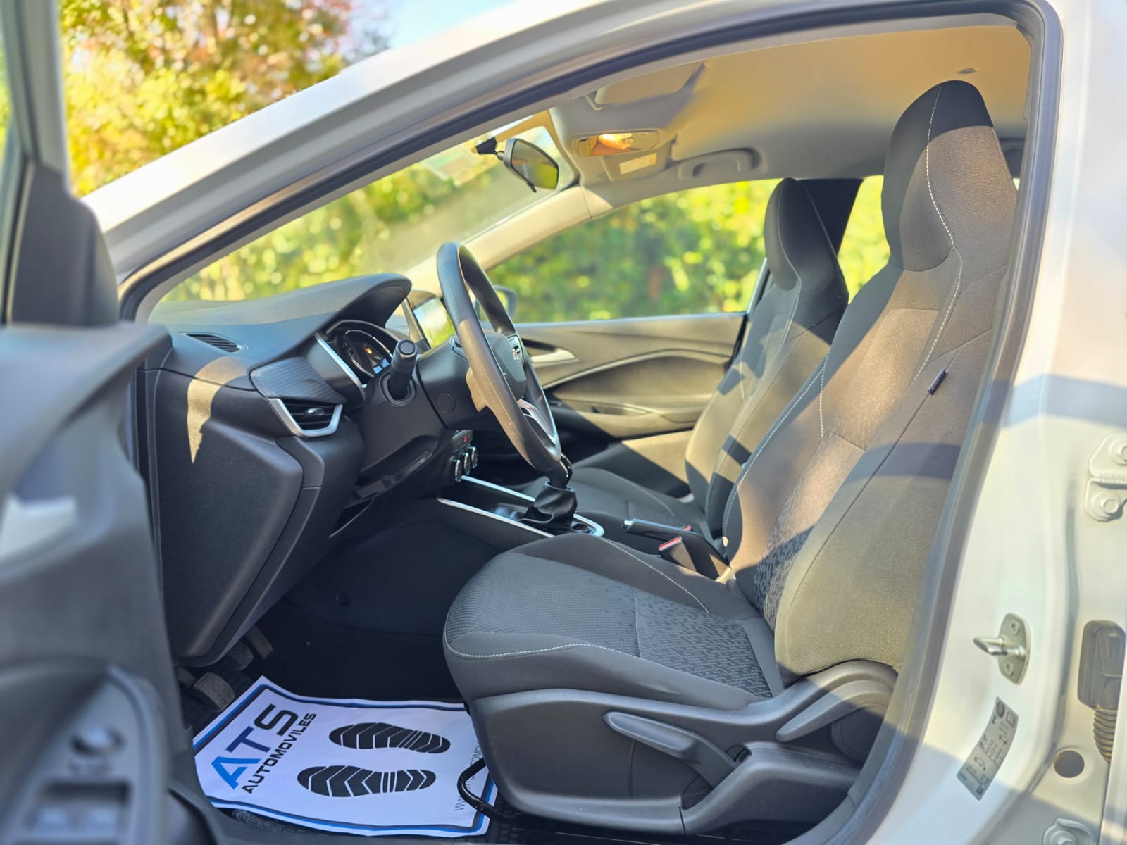 
								Chevrolet ONIX LTZ full									