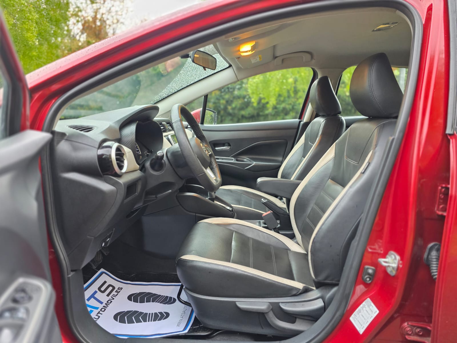 
								Nissan Versa EXCLUSIVE full									
