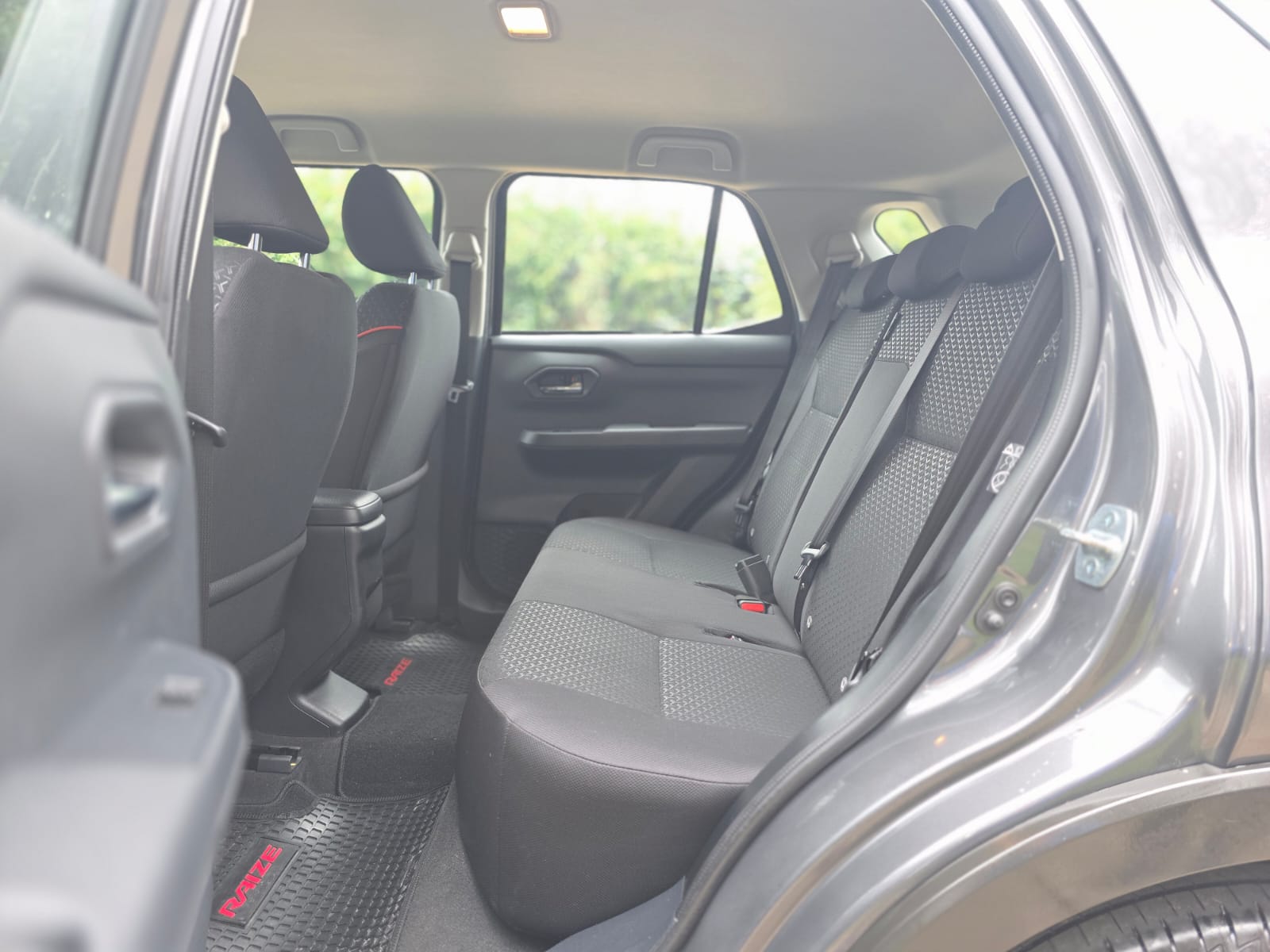 
								Toyota Raize E full									