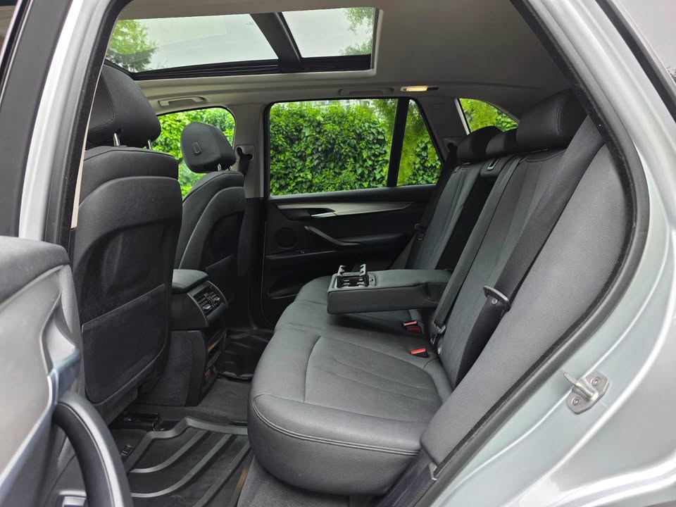 
								BMW X5 S-DRIVE full									