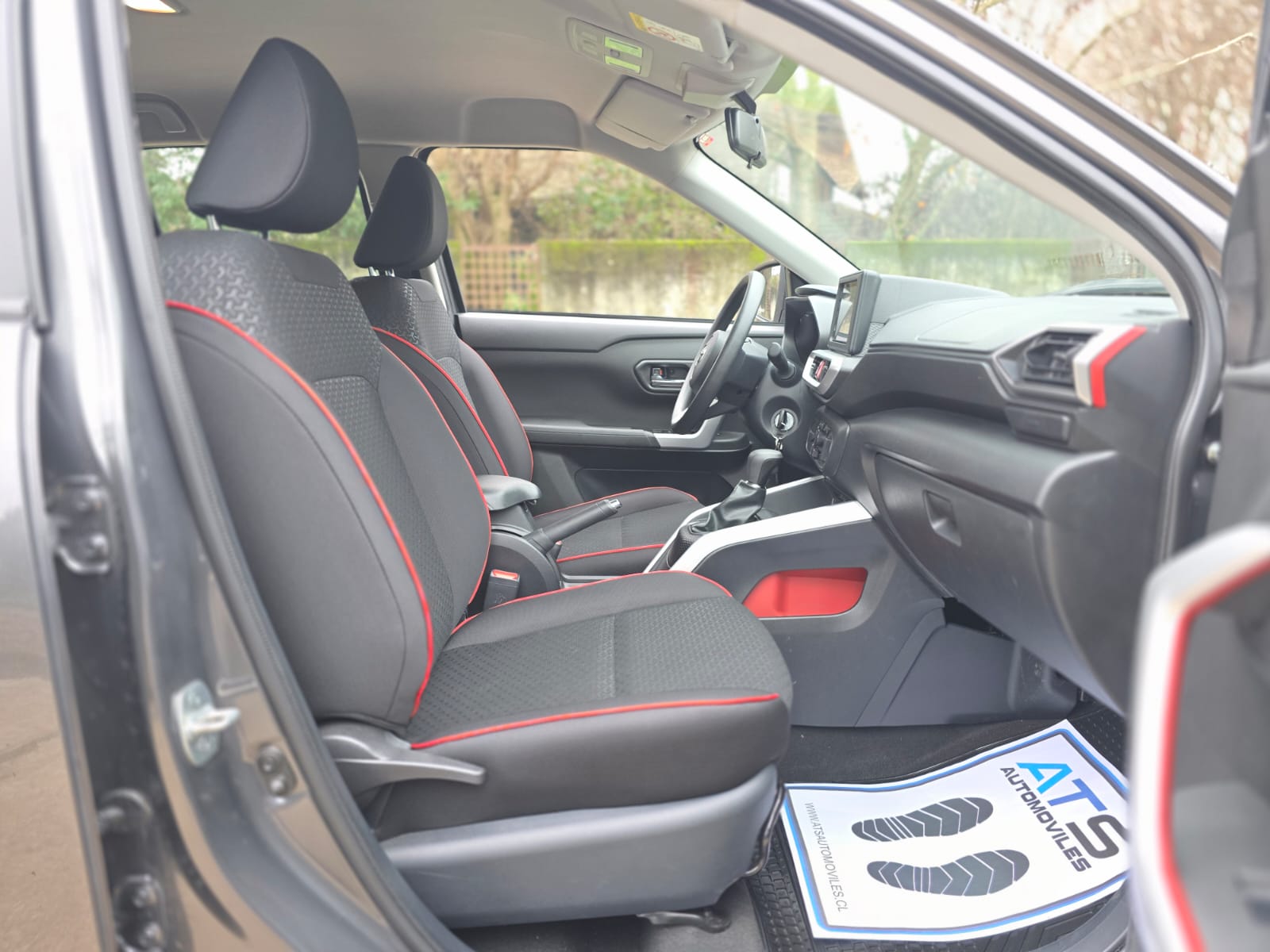 
								Toyota Raize E full									