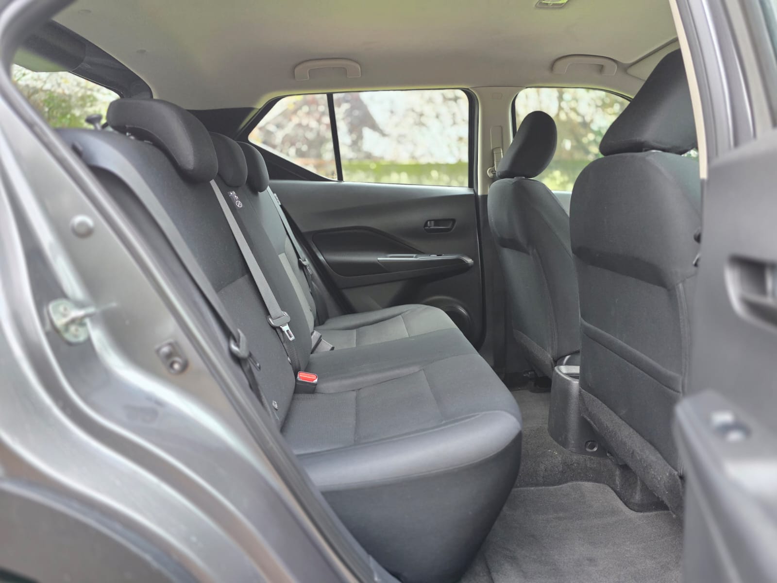 
								Nissan Kicks SENSE full									