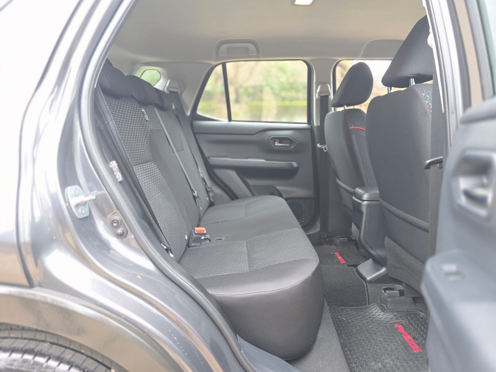 
								Toyota Raize E full									