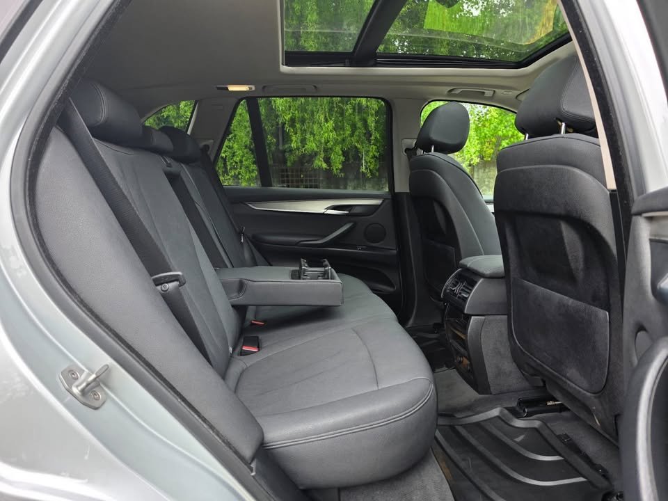 
								BMW X5 S-DRIVE full									