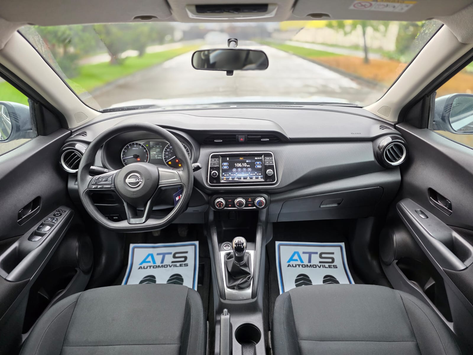 
								Nissan Kicks SENSE full									