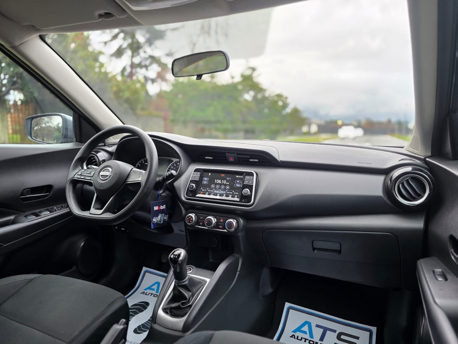 
								Nissan Kicks SENSE full									