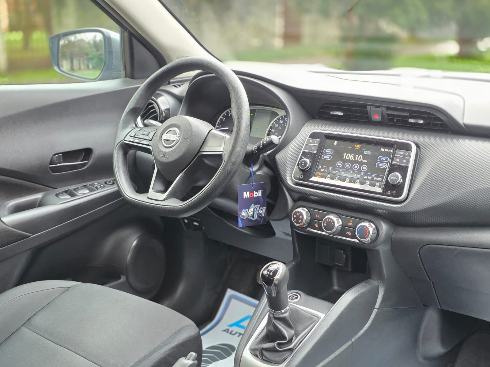 
								Nissan Kicks SENSE full									