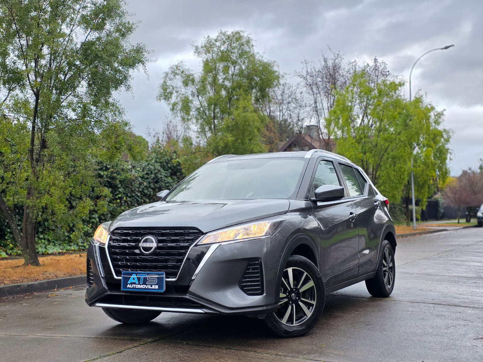 
								Nissan Kicks SENSE full									