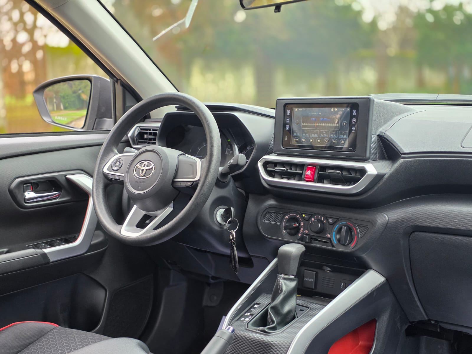 
								Toyota Raize E full									
