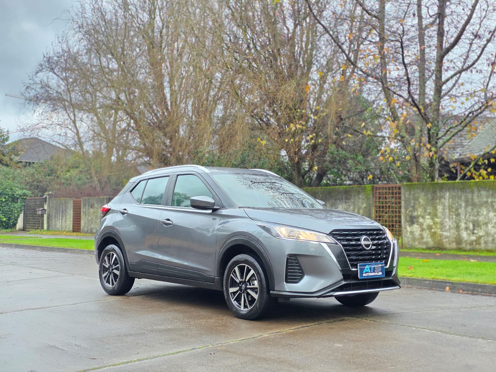 
								Nissan Kicks SENSE full									