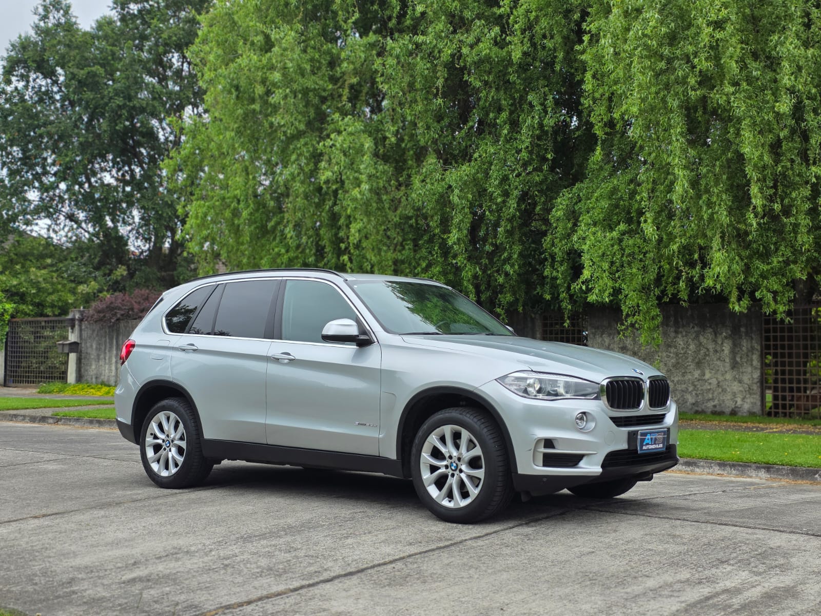 
								BMW X5 S-DRIVE full									