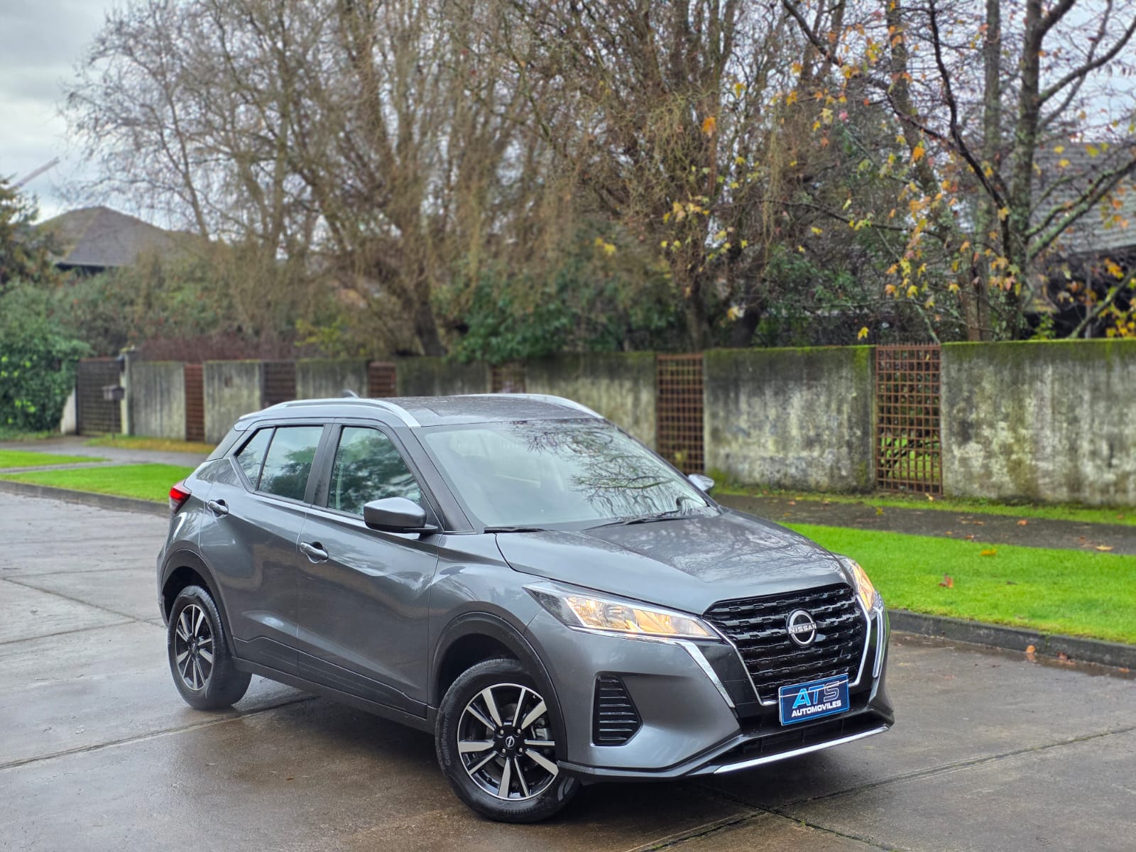 
								Nissan Kicks SENSE full									