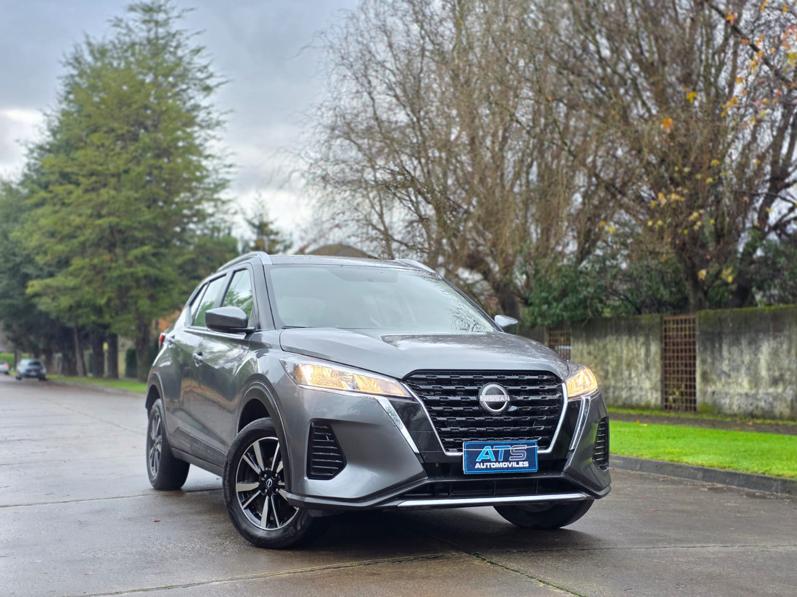 
								Nissan Kicks SENSE full									