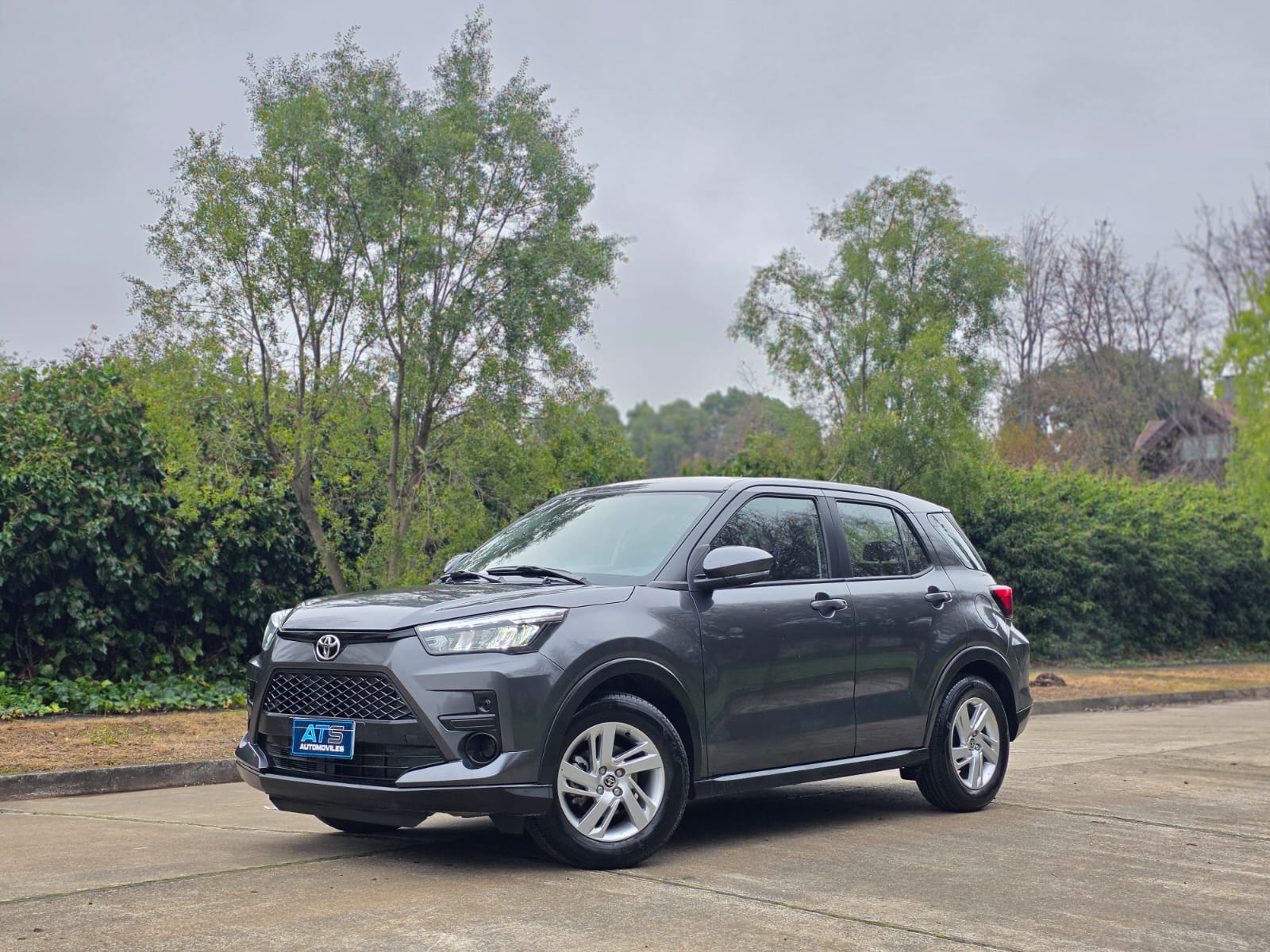 
								Toyota Raize E full									