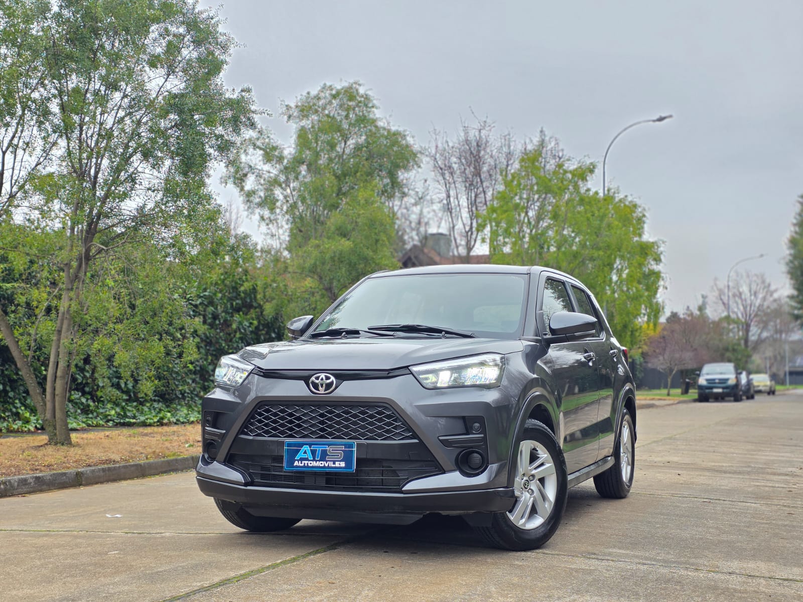 
								Toyota Raize E full									