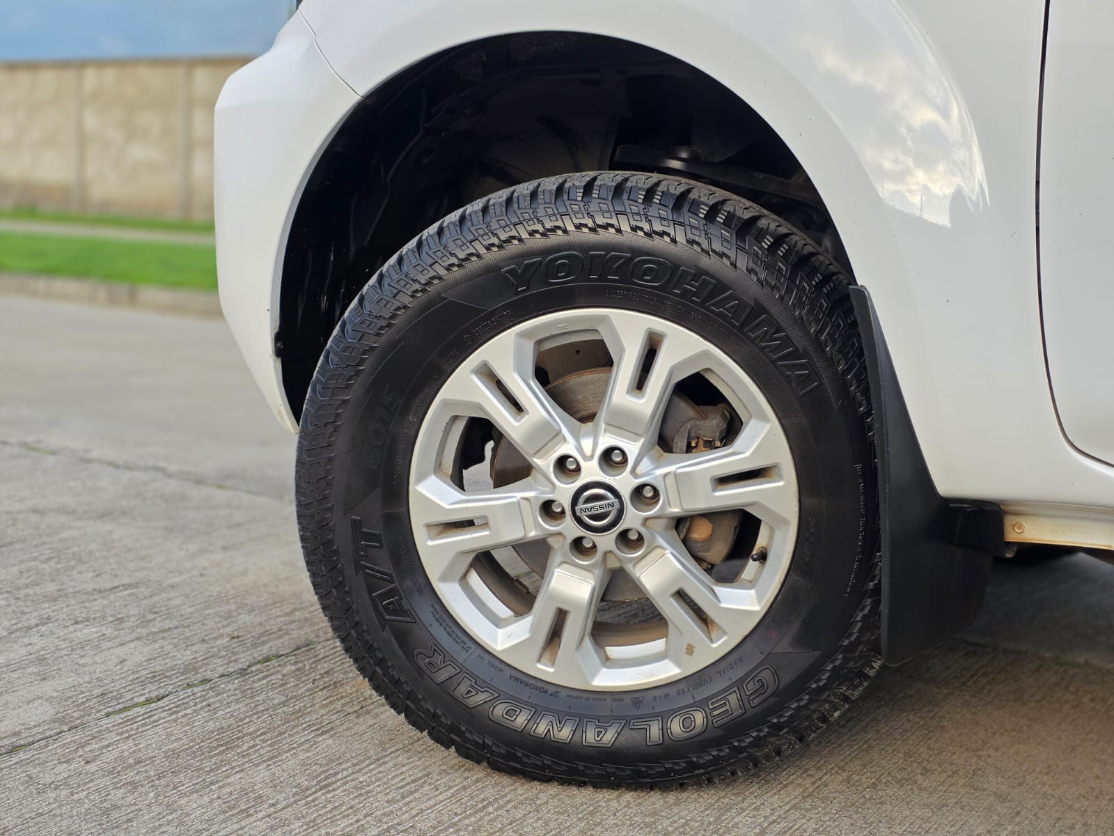 
								Nissan Navara XE full									