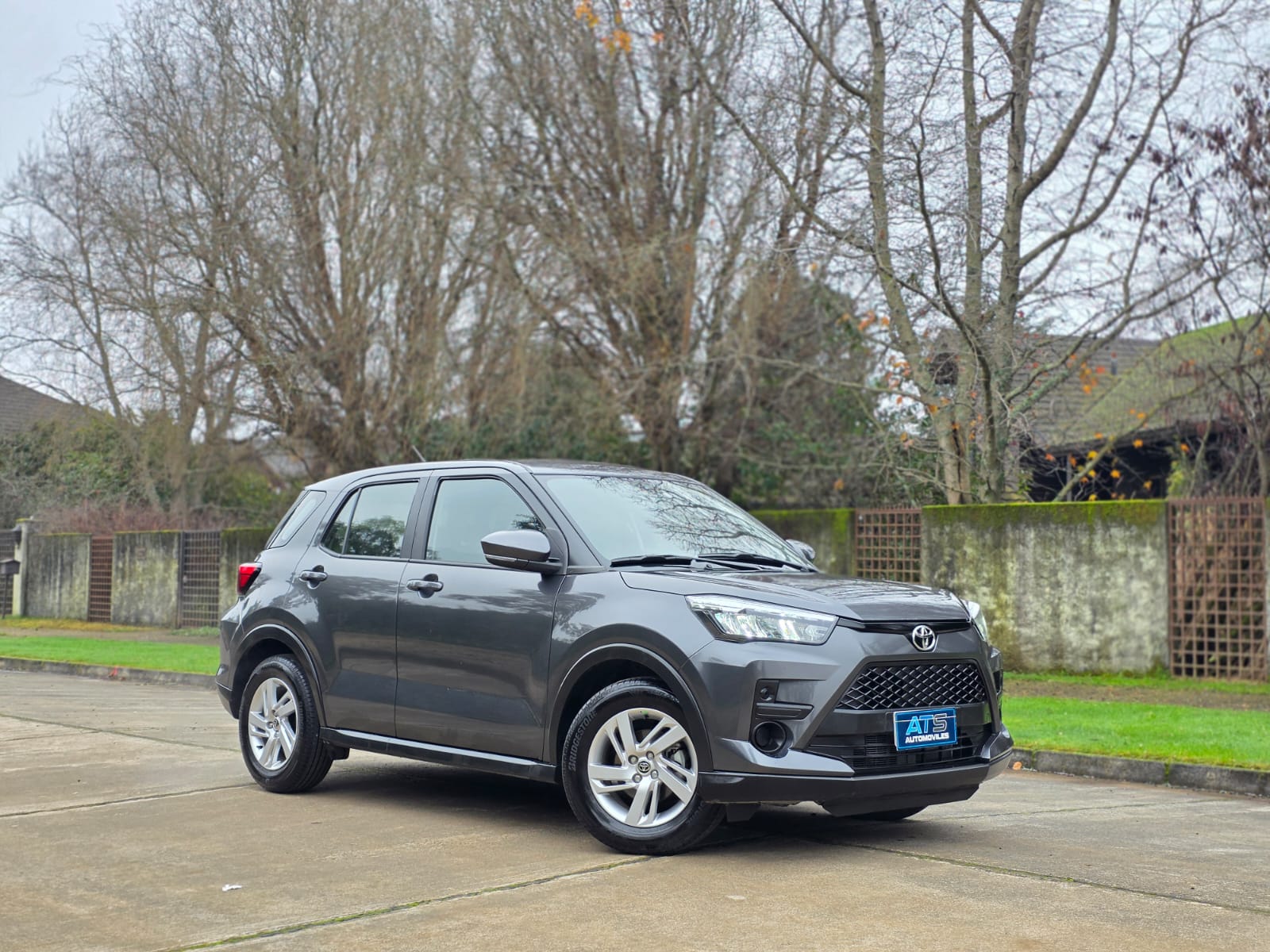 
								Toyota Raize E full									