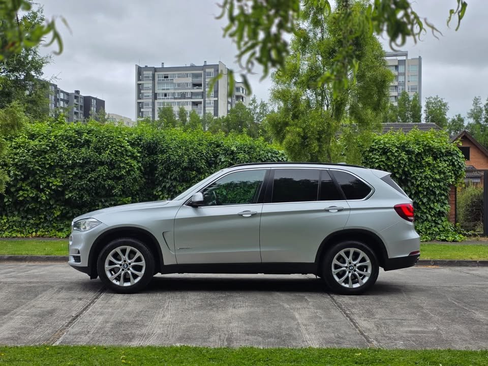 
								BMW X5 S-DRIVE full									