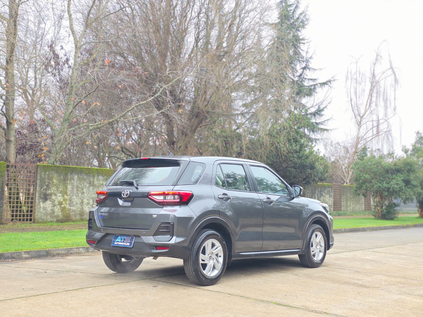 
								Toyota Raize E full									