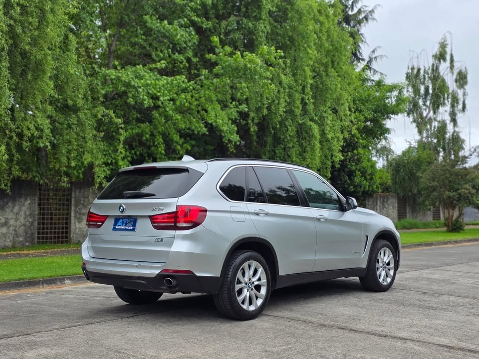
								BMW X5 S-DRIVE full									