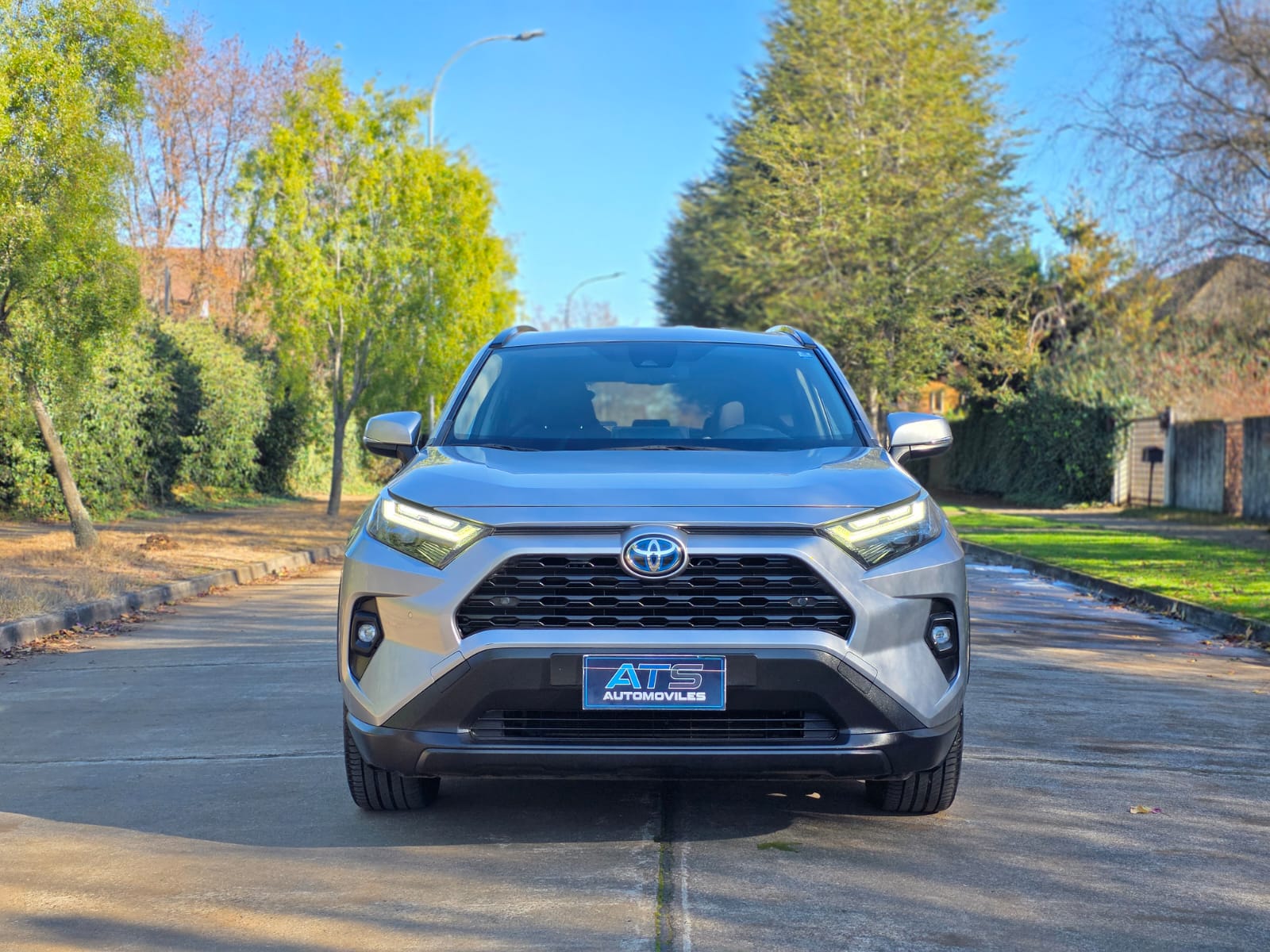 
								Toyota RAV4 XLE CVT full									