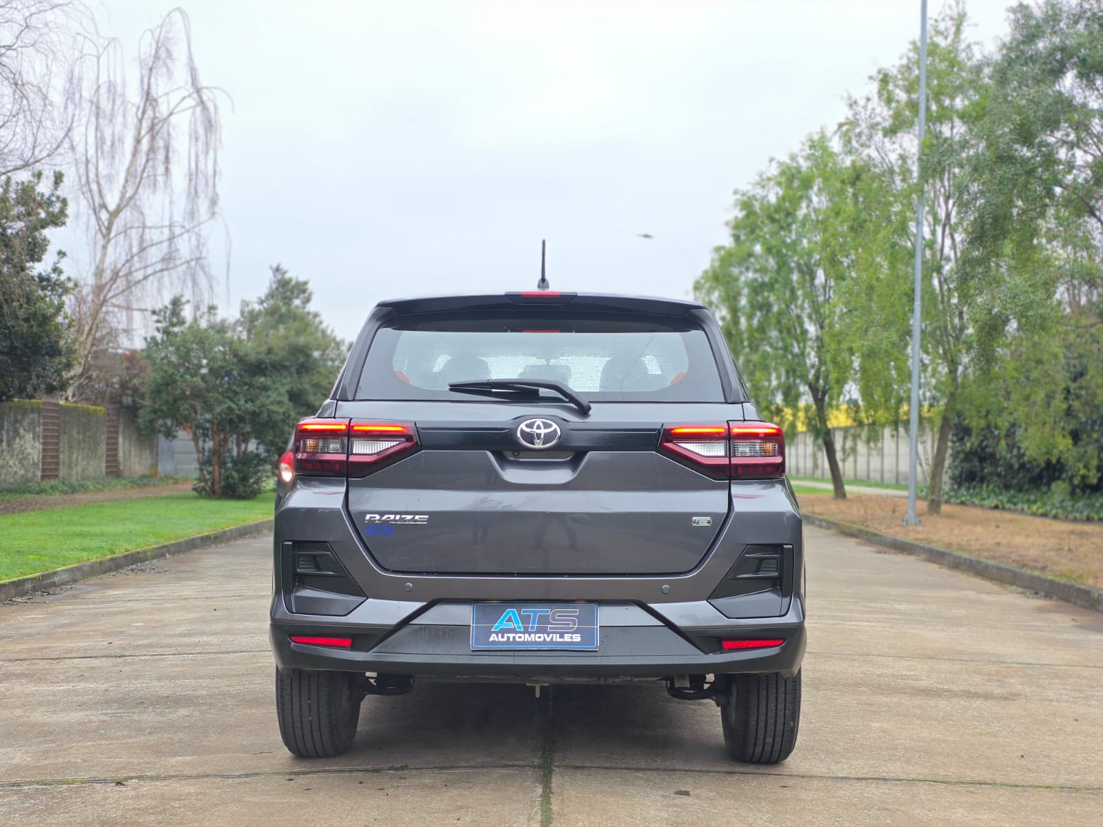 
								Toyota Raize E full									