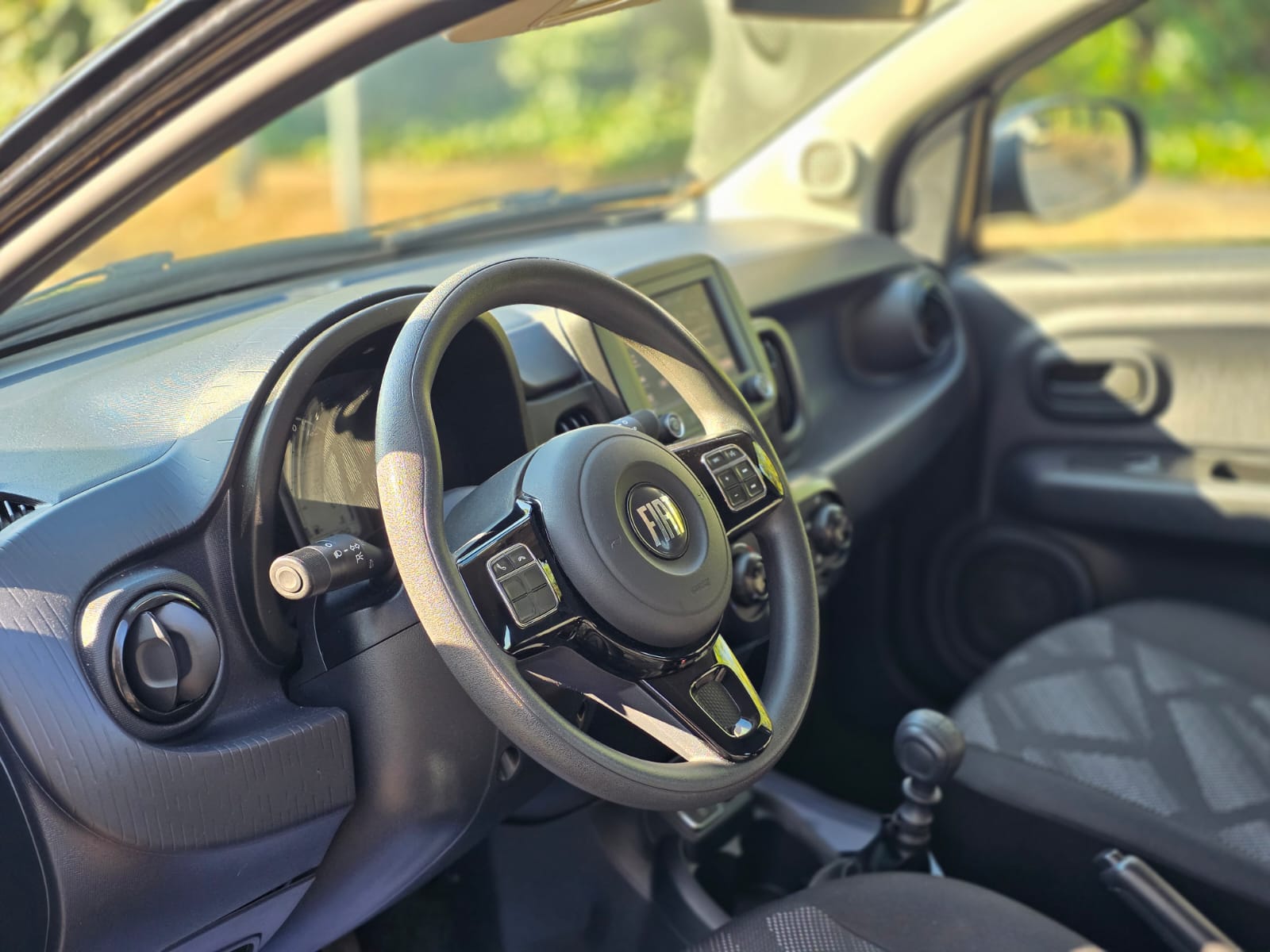 
								Fiat MOBI LIKE full									