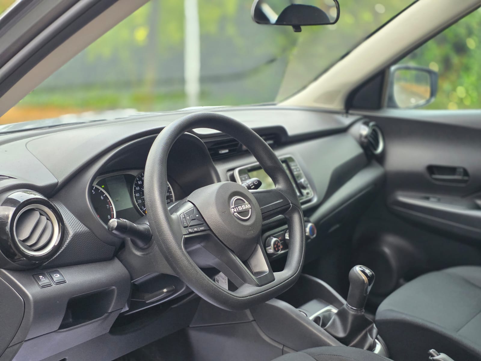 
								Nissan Kicks SENSE full									