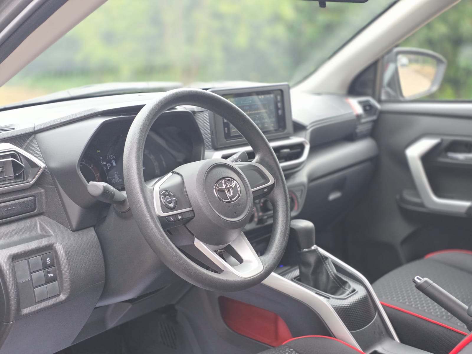 
								Toyota Raize E full									