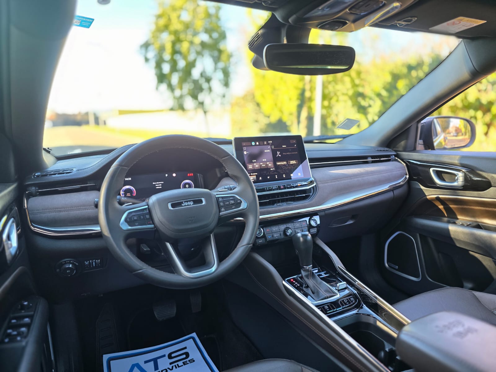 
								Jeep Commander OVERLAND full									